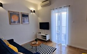 Happy Place Apartment